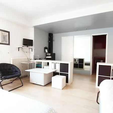 Grand Studio Center * Paris