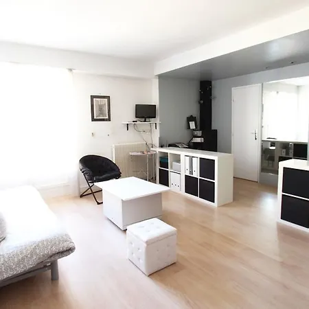 Grand Studio Center * Paris