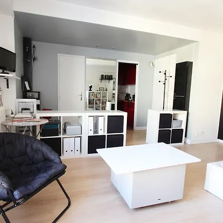 Grand Studio Center Apartment *